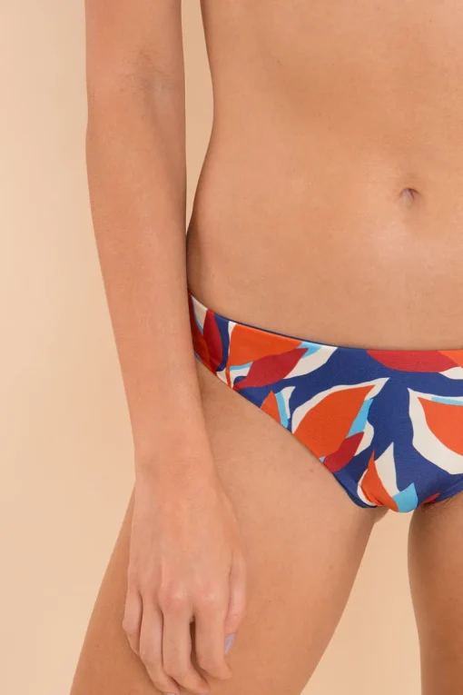 Bottom Leaves Essential-Comfy