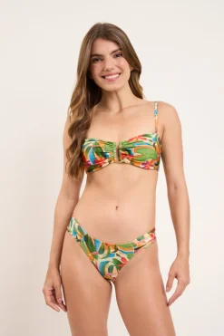 Top Tropical Sara